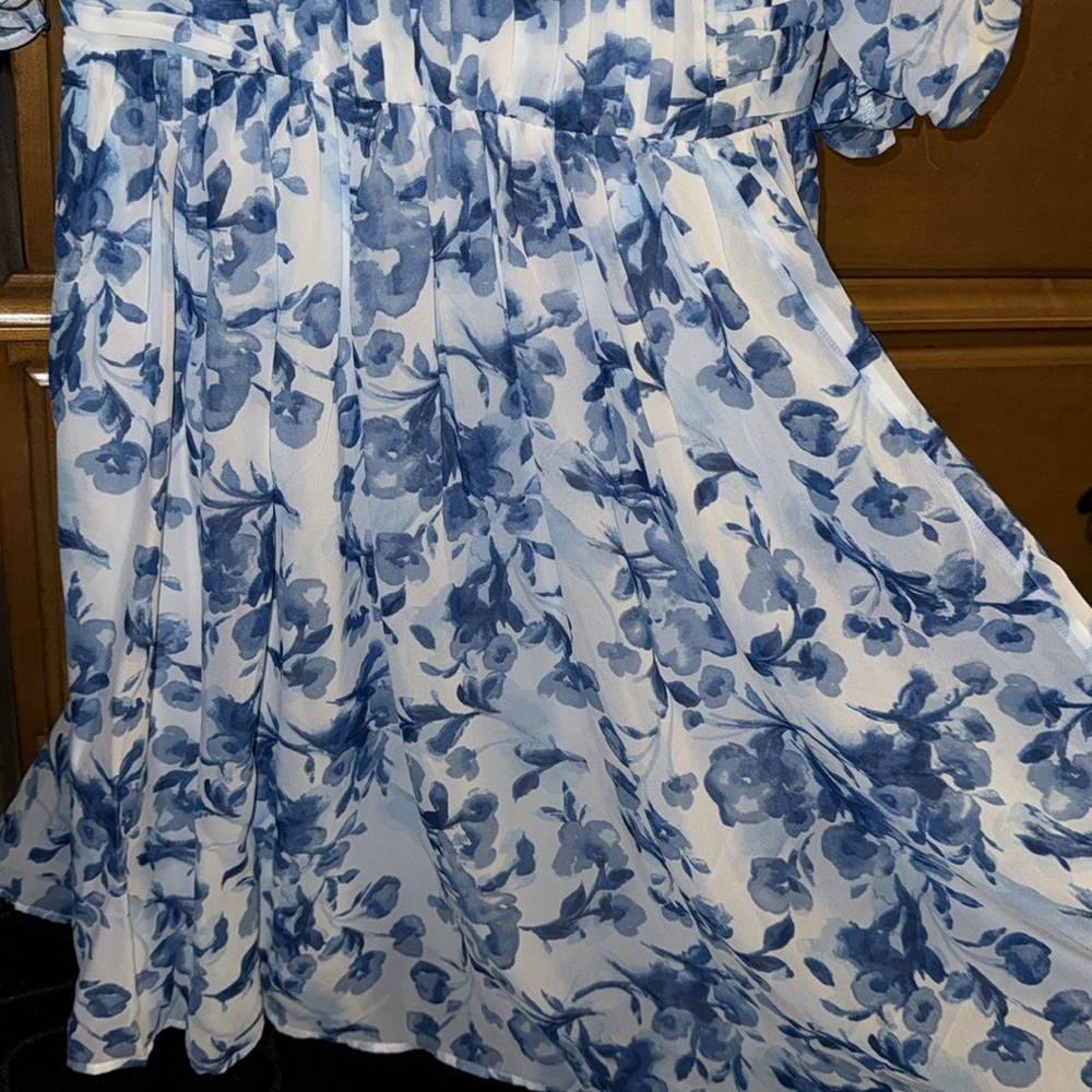 NWT Abercrombie blue floral babydoll dress. Size XS tall - Picture 4 of 6